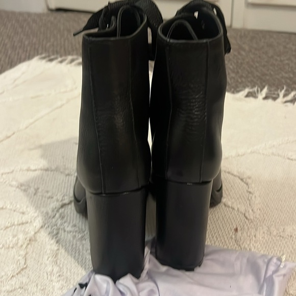 Schutz laced boots size 10 - Picture 5 of 10